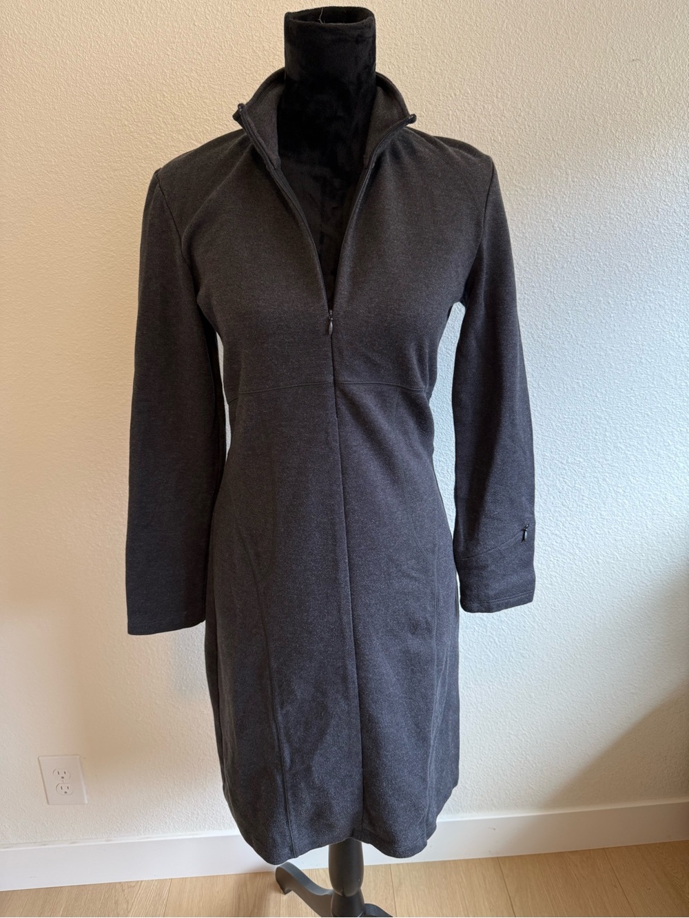 Athleta Gray Zip Front Mock Neck Dress Athleisure Travel Minimalist